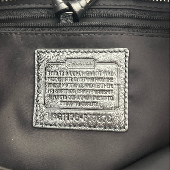 Classic Coach Purse - Picture 4 of 4